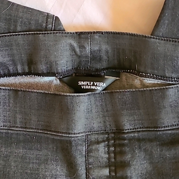 Vera Wang Simply Vera Black and Gray plaid jeggings, sz Large - Picture 3 of 4